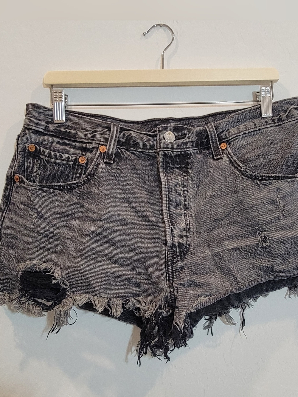 Women's 501 Levi's Distressed Black Shorts Size 32" Waist Button Front